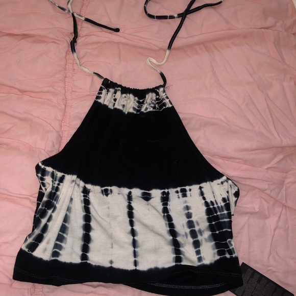 Forever 21 Tops - Halter neck crop top Forever 21 Tops - Halter neck crop top